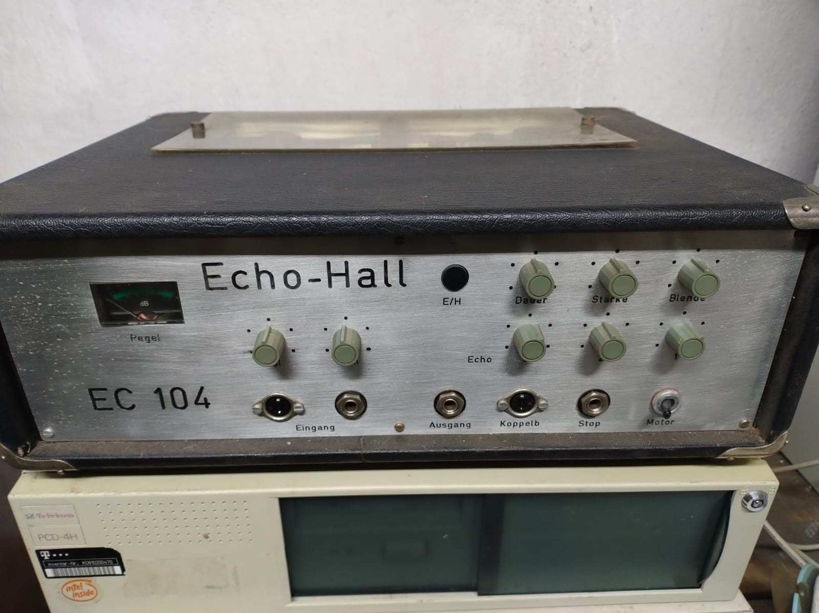 Identifikation ECHO-HALL EC104