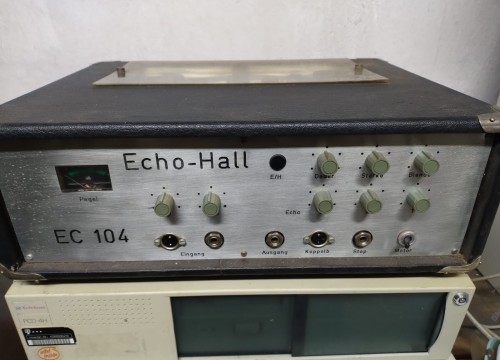 Identifikation ECHO-HALL EC104